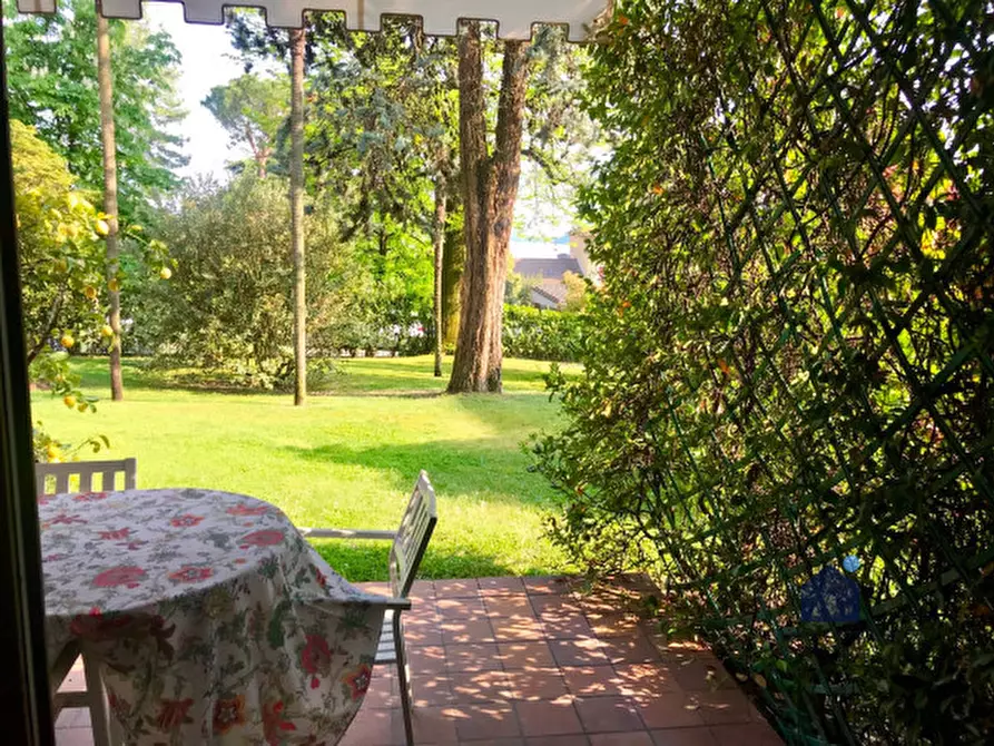 Immagine 22 di Appartamento in affitto  in Via Roma a Gardone Riviera