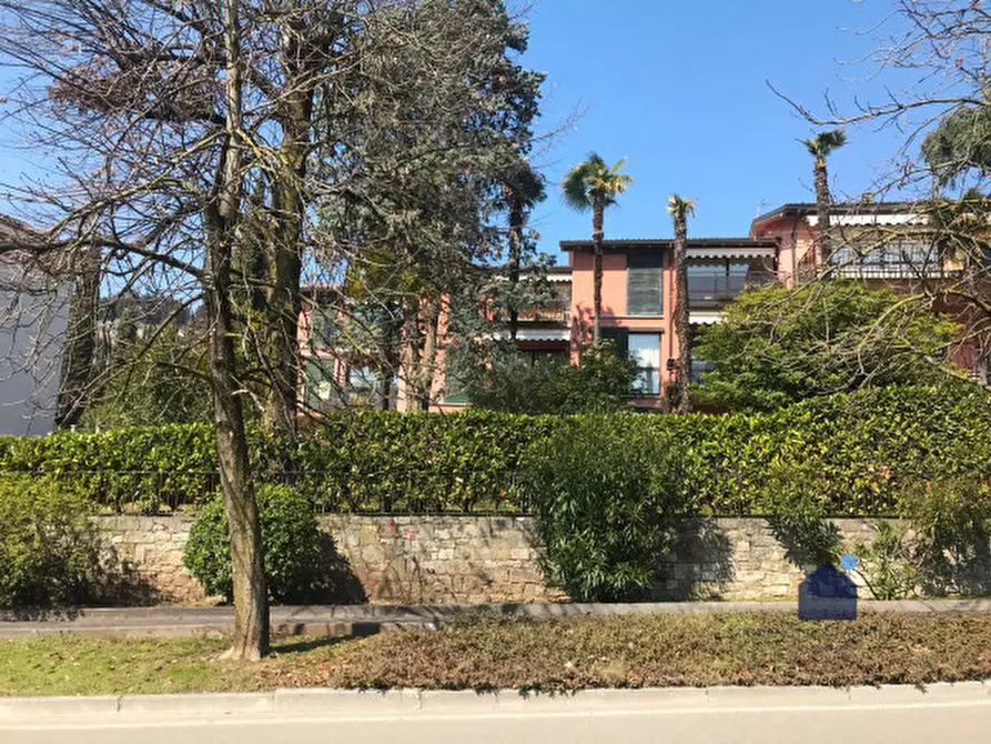 Immagine 23 di Appartamento in affitto  in Via Roma a Gardone Riviera