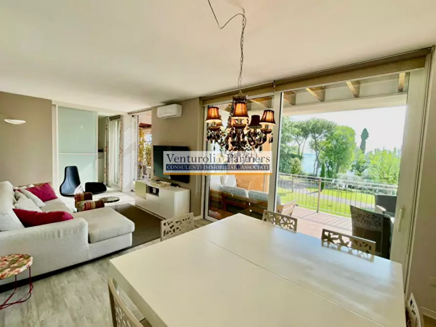 Immagine 2 di Appartamento in vendita  in Via Giuseppe Mazzini 10 a Padenghe Sul Garda