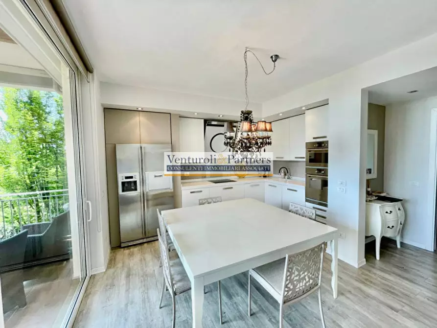 Immagine 3 di Appartamento in vendita  in Via Giuseppe Mazzini 10 a Padenghe Sul Garda