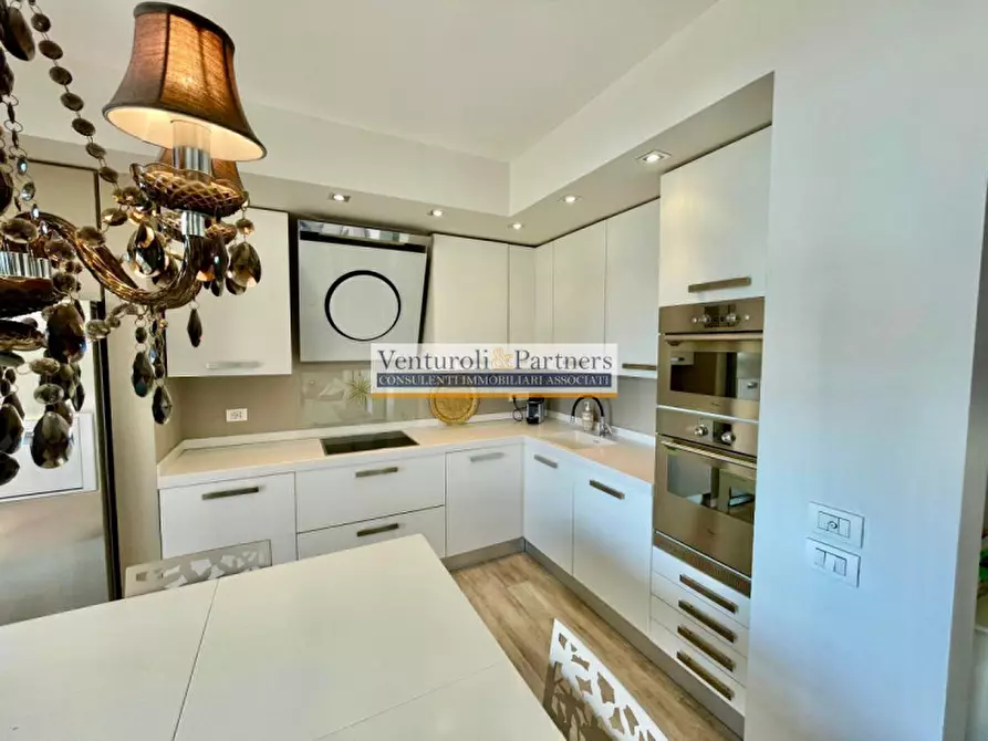 Immagine 5 di Appartamento in vendita  in Via Giuseppe Mazzini 10 a Padenghe Sul Garda