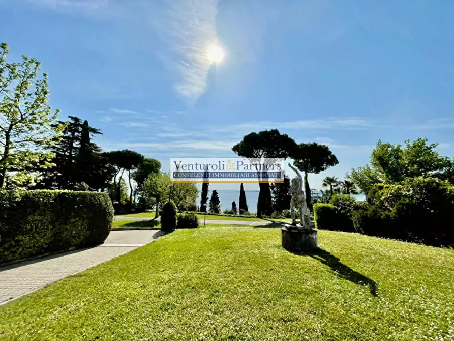 Immagine 11 di Appartamento in vendita  in Via Giuseppe Mazzini 10 a Padenghe Sul Garda