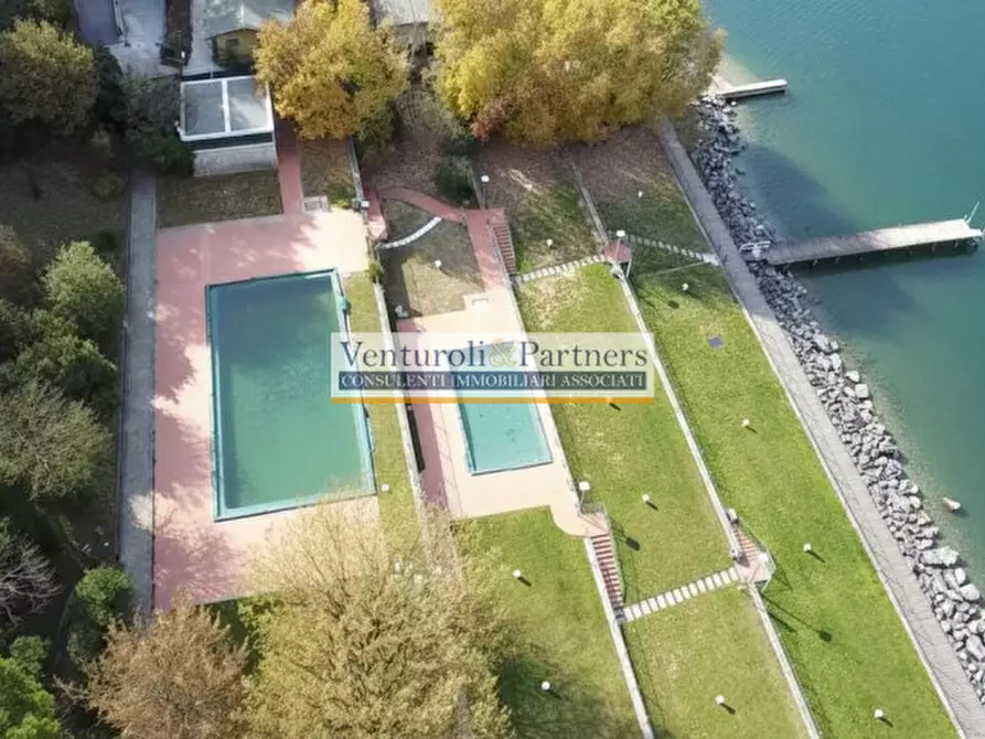 Immagine 30 di Appartamento in vendita  in Via Giuseppe Mazzini 10 a Padenghe Sul Garda