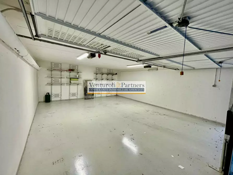 Immagine 33 di Appartamento in vendita  in Via Giuseppe Mazzini 10 a Padenghe Sul Garda