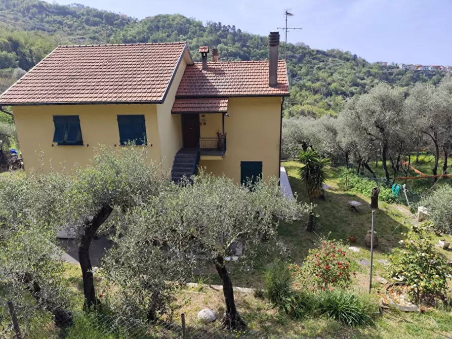 Immagine 1 di Villa in vendita  in collina a Sestri Levante