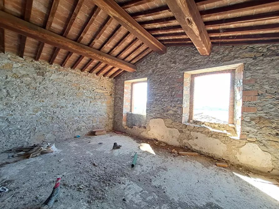 Immagine 19 di Rustico / casale in vendita  a Passignano Sul Trasimeno