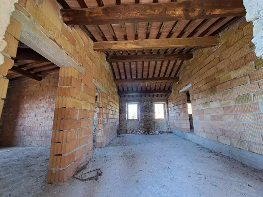 Immagine 22 di Rustico / casale in vendita  a Passignano Sul Trasimeno