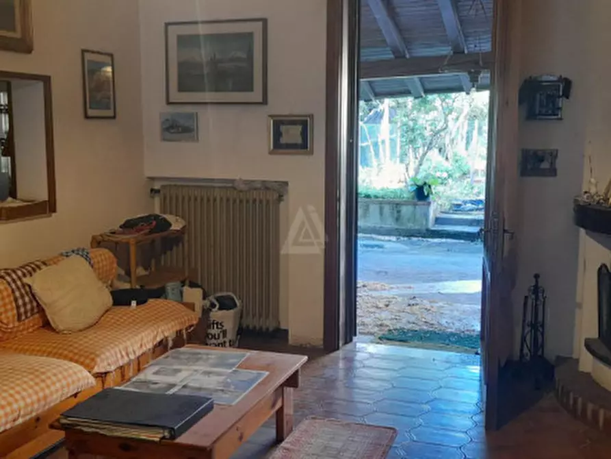 Immagine 1 di Palazzo in vendita  in Piazza Undici Febbraio a Castello Di Godego