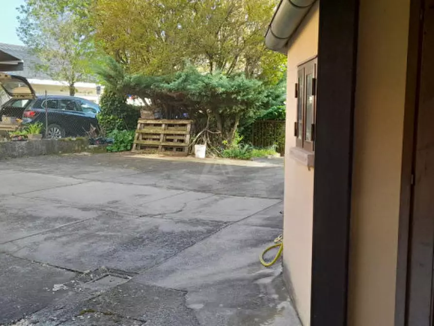 Immagine 2 di Palazzo in vendita  in Piazza Undici Febbraio a Castello Di Godego