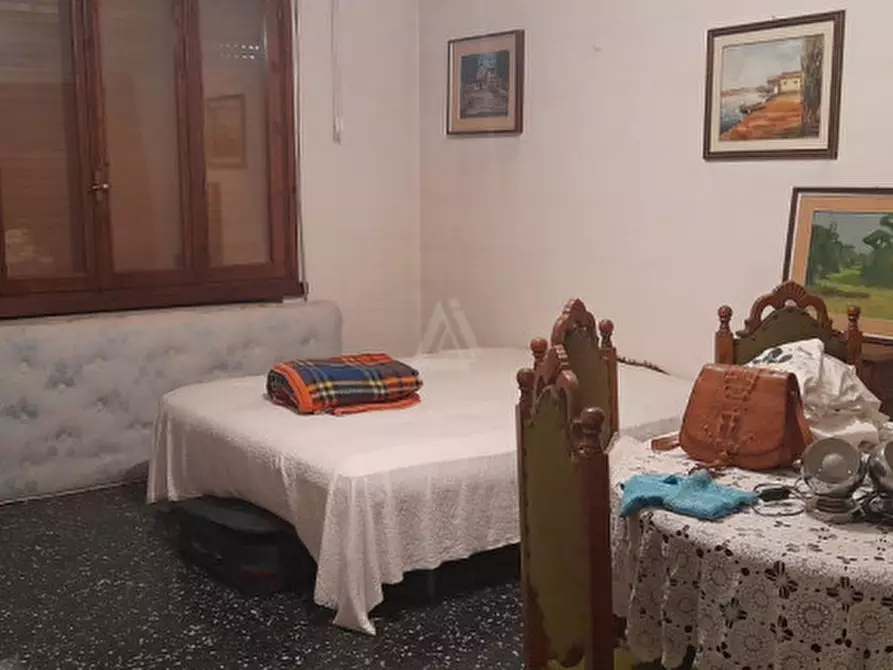Immagine 8 di Palazzo in vendita  in Piazza Undici Febbraio a Castello Di Godego