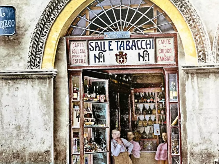 Immagine 12 di Negozio in vendita  in VIA DELLA LOGGIA a Ancona