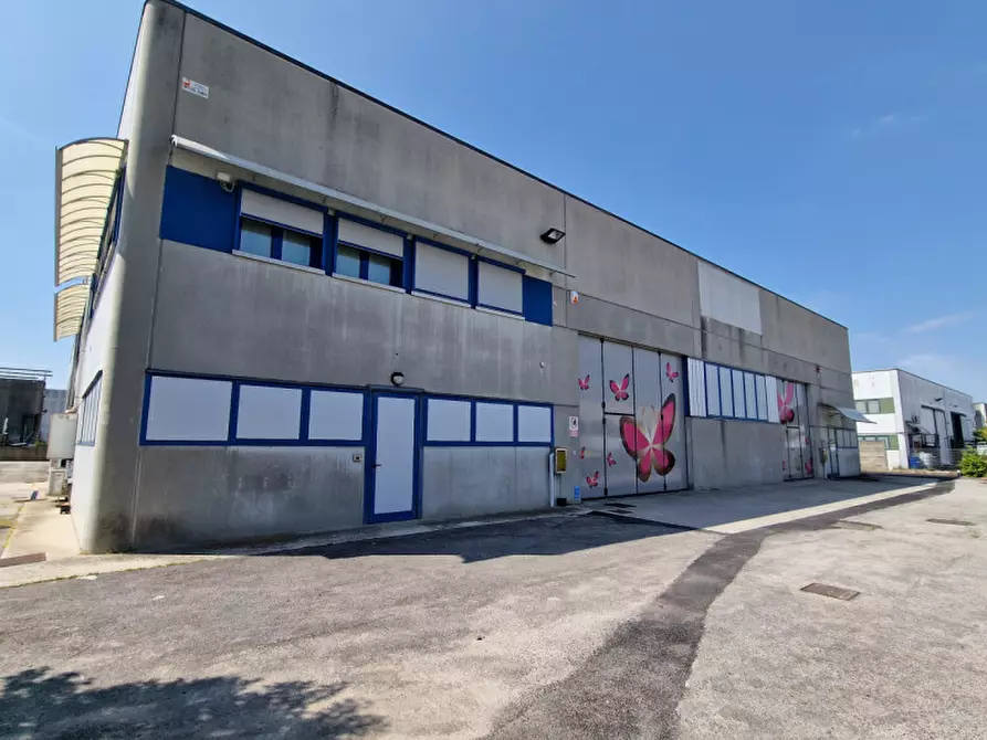 Immagine 1 di Capannone industriale in affitto  in Via Alessandro Volta a Veggiano