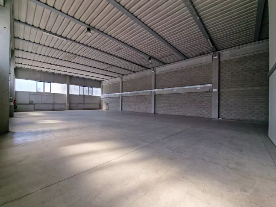 Immagine 6 di Capannone industriale in affitto  in Via Alessandro Volta a Veggiano