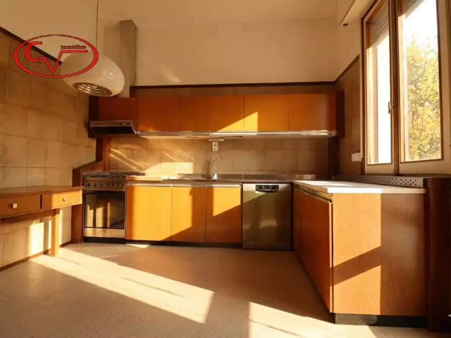 Immagine 9 di Villa in vendita  in VIA TRIESTE a San Giovanni Valdarno