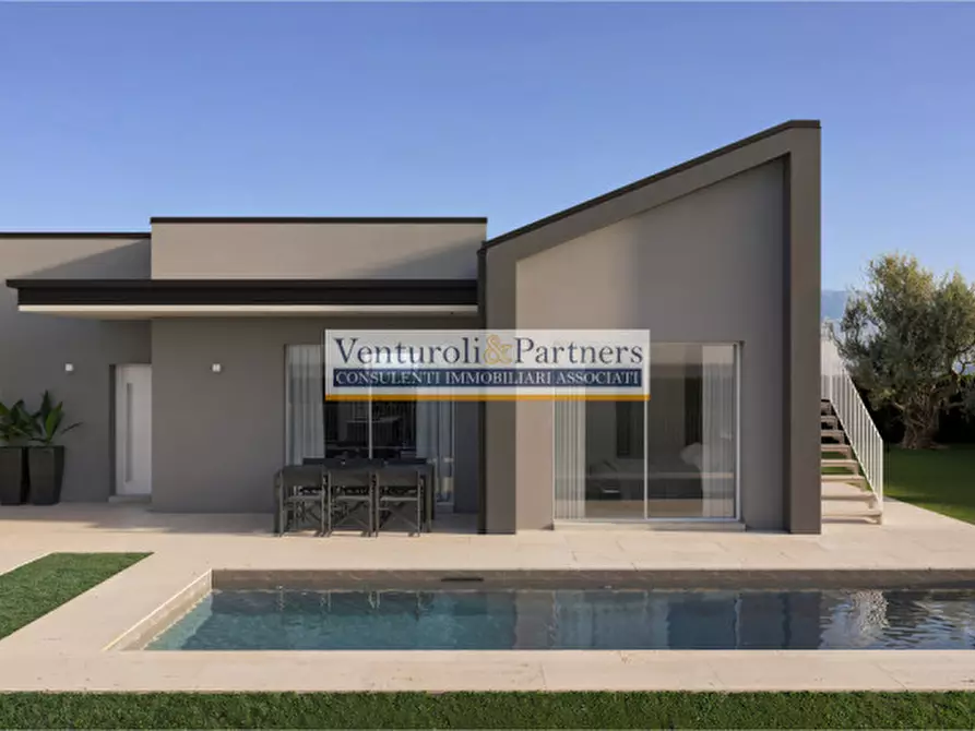 Immagine 4 di Villa in vendita  in via Carlo Alberto a Moniga Del Garda