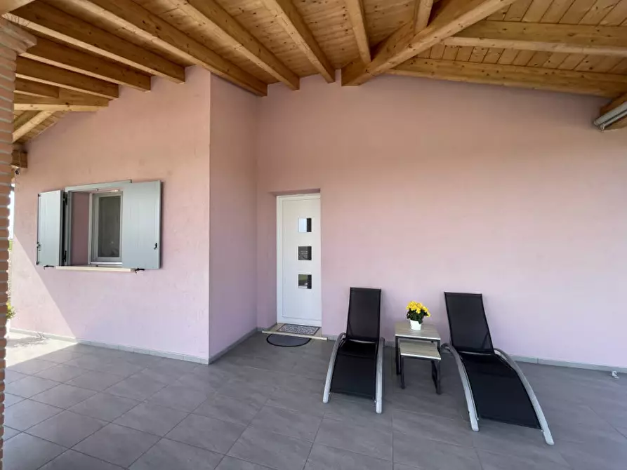 Immagine 1 di Villa in vendita  a Serravalle A Po
