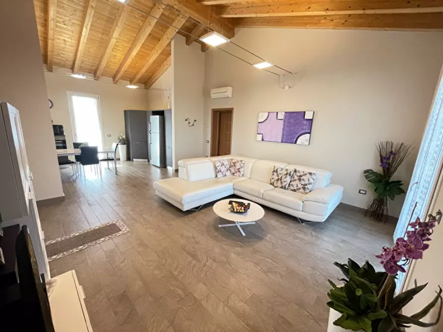 Immagine 7 di Villa in vendita  a Serravalle A Po