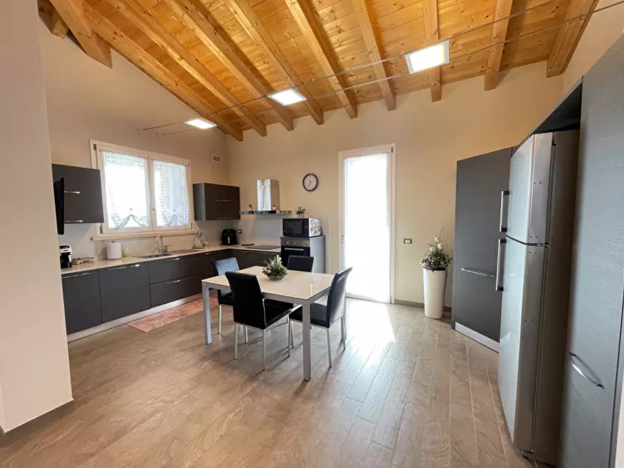 Immagine 8 di Villa in vendita  a Serravalle A Po