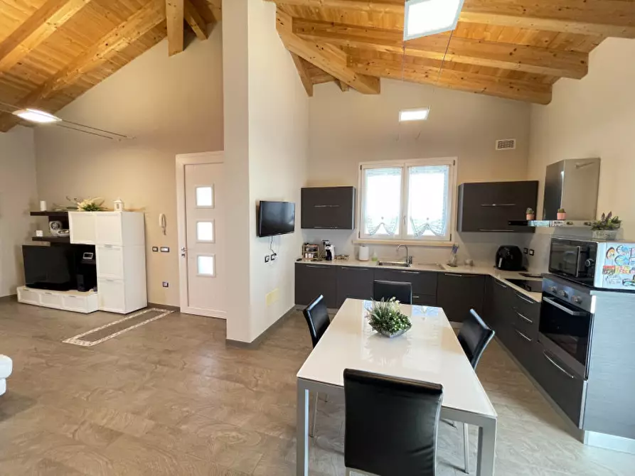 Immagine 10 di Villa in vendita  a Serravalle A Po