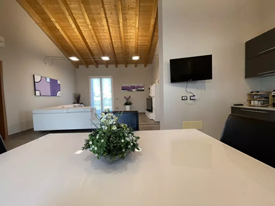 Immagine 11 di Villa in vendita  a Serravalle A Po
