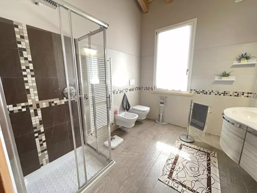 Immagine 14 di Villa in vendita  a Serravalle A Po