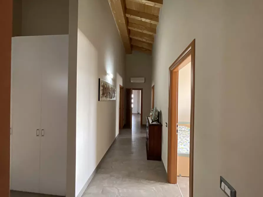 Immagine 22 di Villa in vendita  a Serravalle A Po