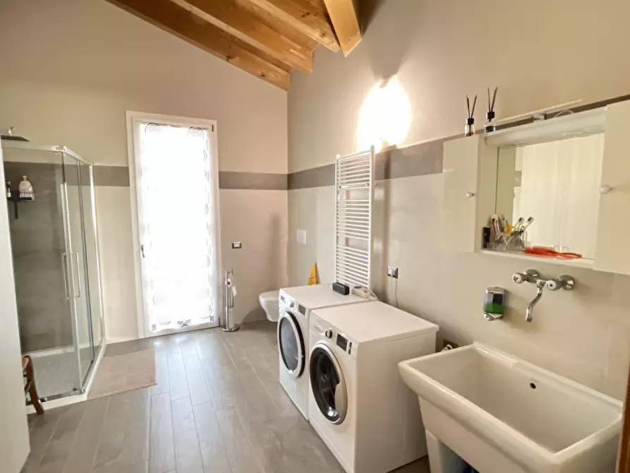 Immagine 23 di Villa in vendita  a Serravalle A Po