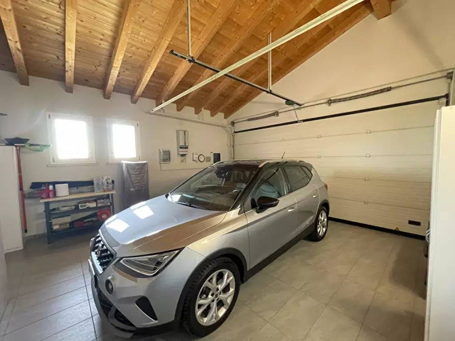 Immagine 24 di Villa in vendita  a Serravalle A Po