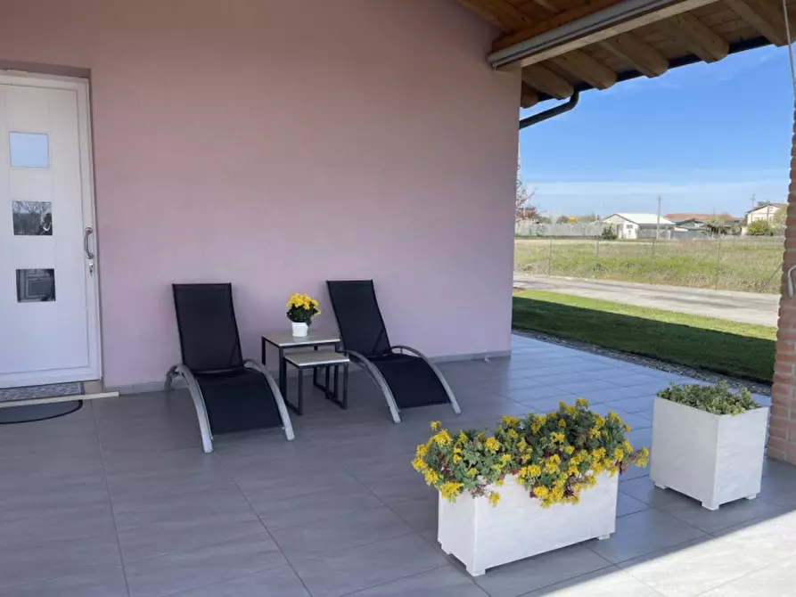 Immagine 28 di Villa in vendita  a Serravalle A Po