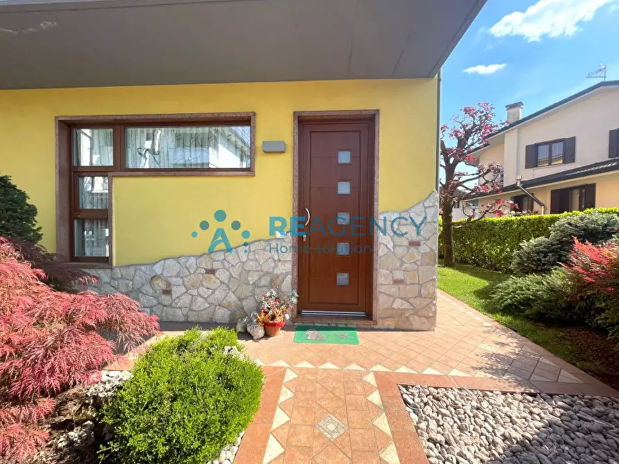 Immagine 1 di Villetta a schiera in vendita  a Altavilla Vicentina