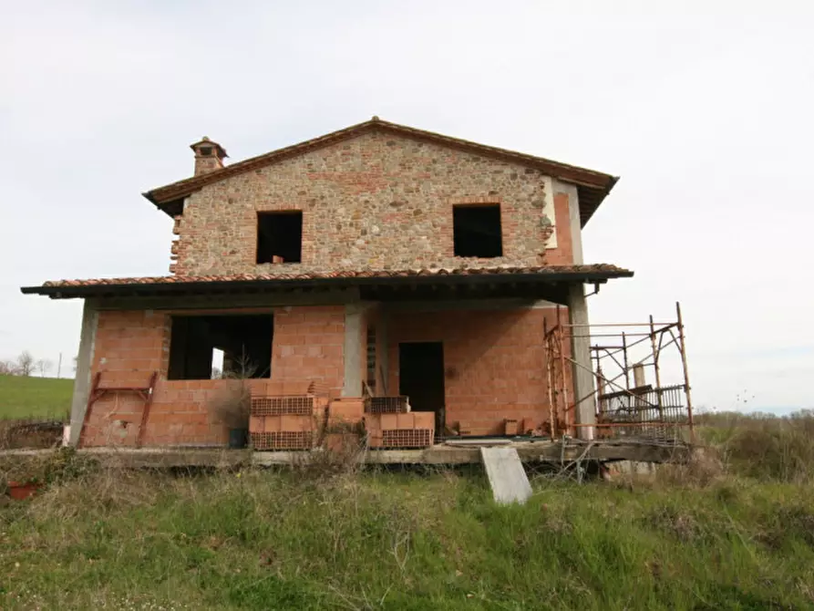 Immagine 1 di Casa indipendente in vendita  a Castiglione Del Lago