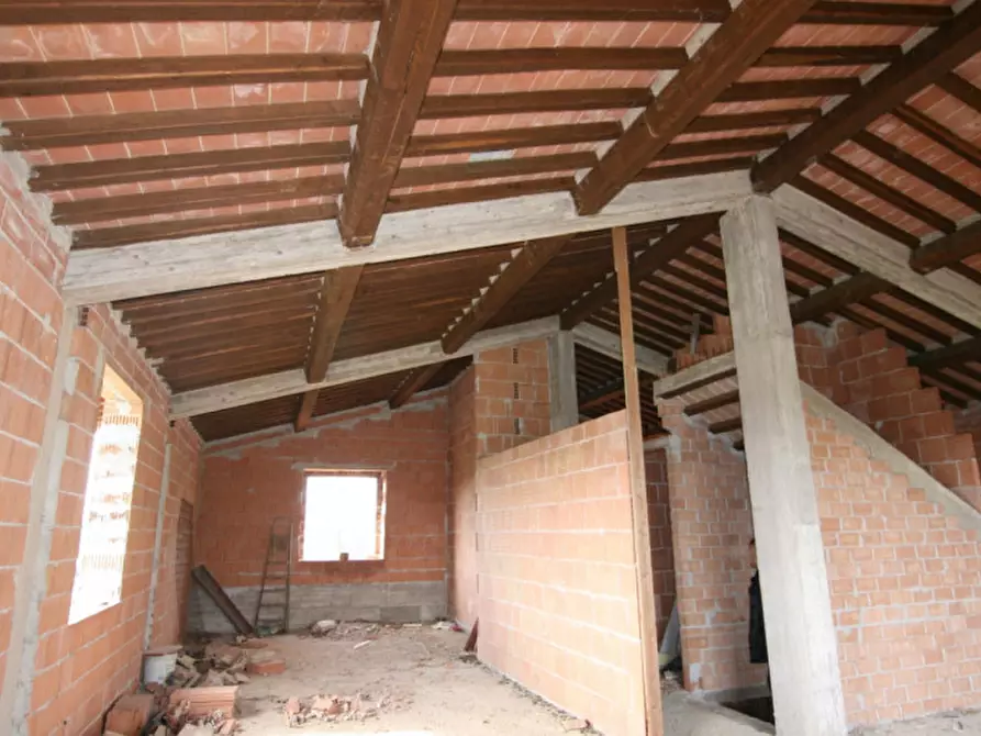 Immagine 2 di Casa indipendente in vendita  a Castiglione Del Lago