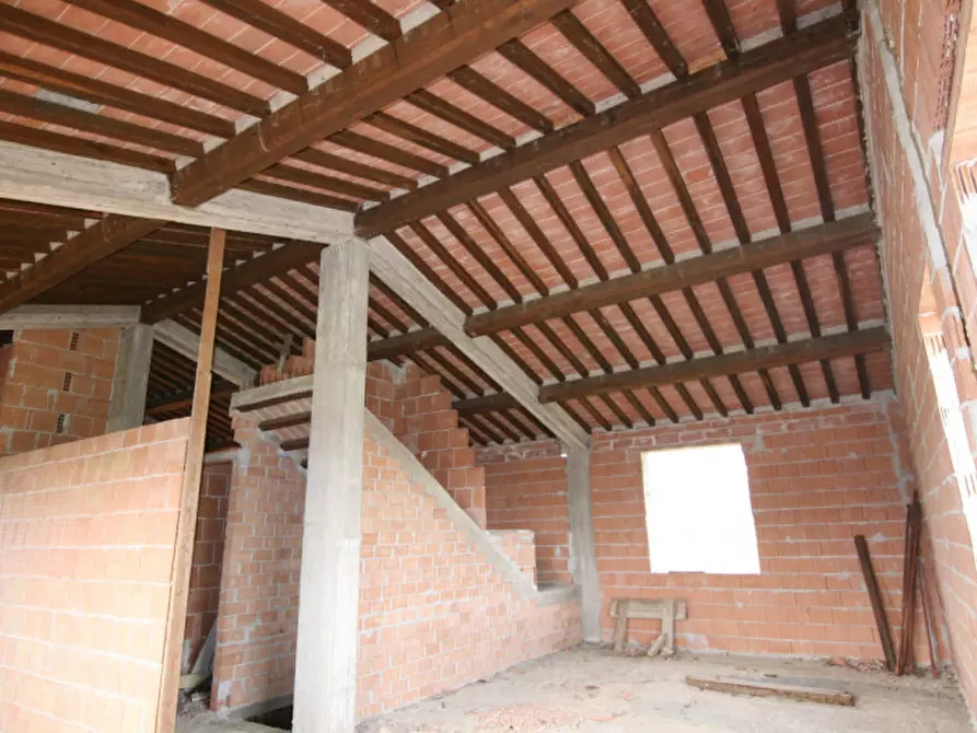 Immagine 3 di Casa indipendente in vendita  a Castiglione Del Lago