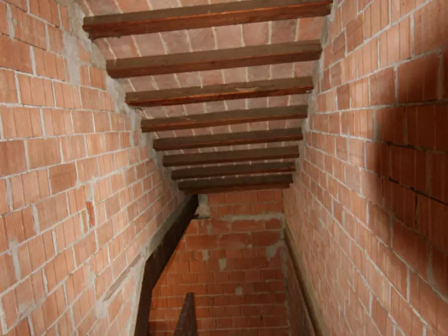 Immagine 9 di Casa indipendente in vendita  a Castiglione Del Lago