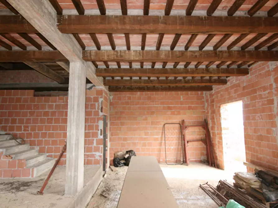 Immagine 14 di Casa indipendente in vendita  a Castiglione Del Lago