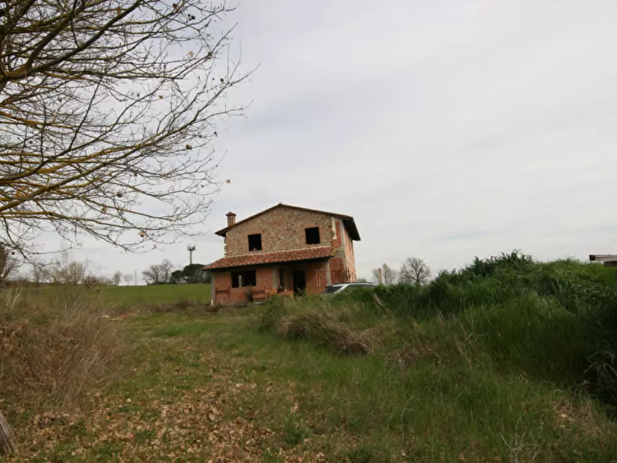 Immagine 21 di Casa indipendente in vendita  a Castiglione Del Lago