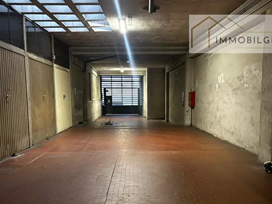 Immagine 1 di Garage in vendita  in VIA MACERATA 3 a Torino