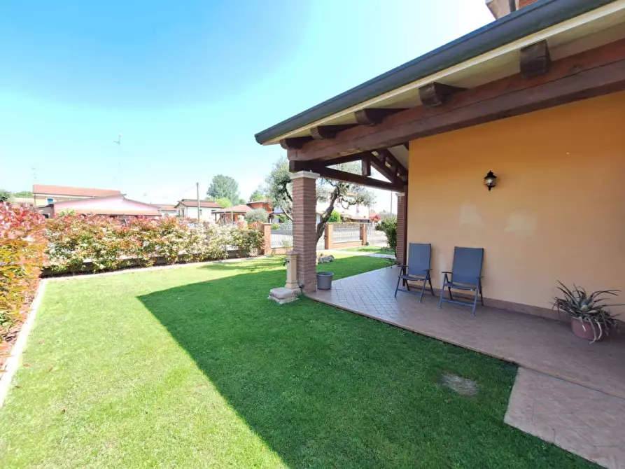 Immagine 5 di Casa indipendente in vendita  in Viale dei Mille 392 a Rovigo