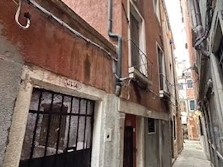 Immagine 2 di Appartamento in vendita  in sestiere castello 3837 a Venezia