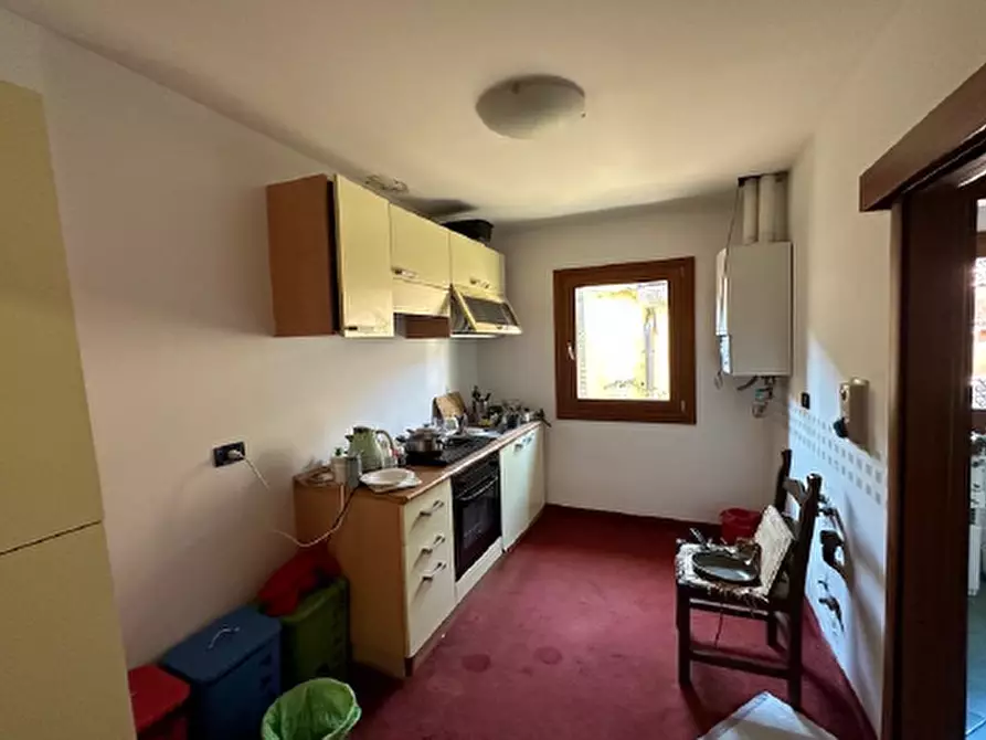 Immagine 4 di Appartamento in vendita  in sestriere san polo 1699 a Venezia