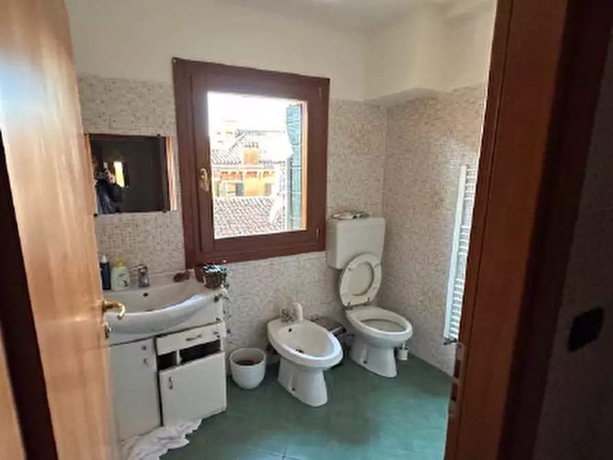 Immagine 6 di Appartamento in vendita  in sestriere san polo 1699 a Venezia