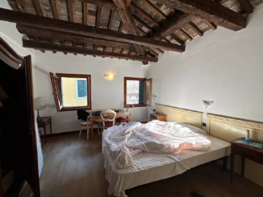 Immagine 8 di Appartamento in vendita  in sestriere san polo 1699 a Venezia