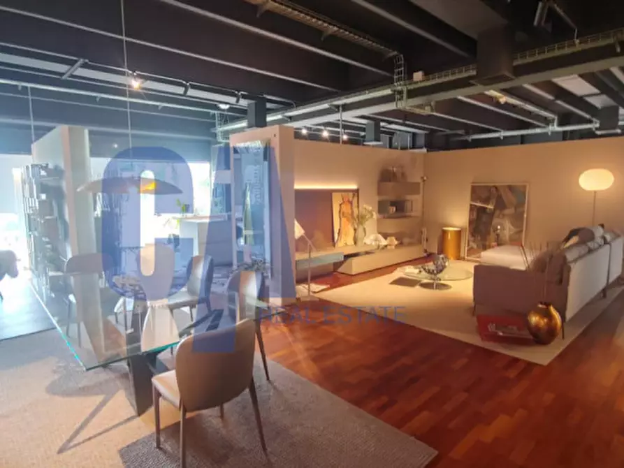 Immagine 3 di Palazzo in vendita  in VIA DI DIO F.LLI a Cernusco Sul Naviglio