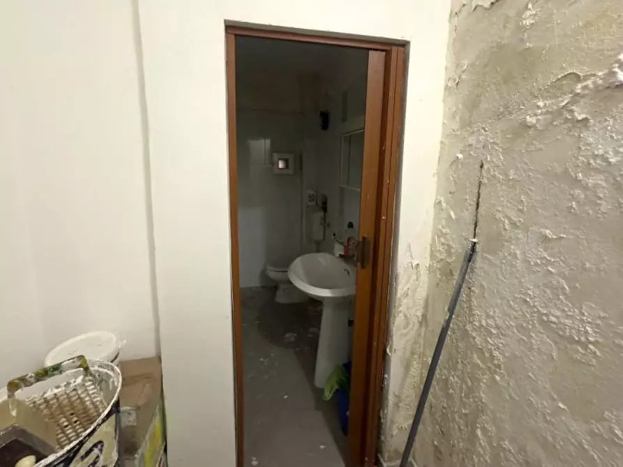 Immagine 4 di Negozio in vendita  in Via Giacomo Leopardi, 67B, 74123 Taranto TA, Italia a Taranto