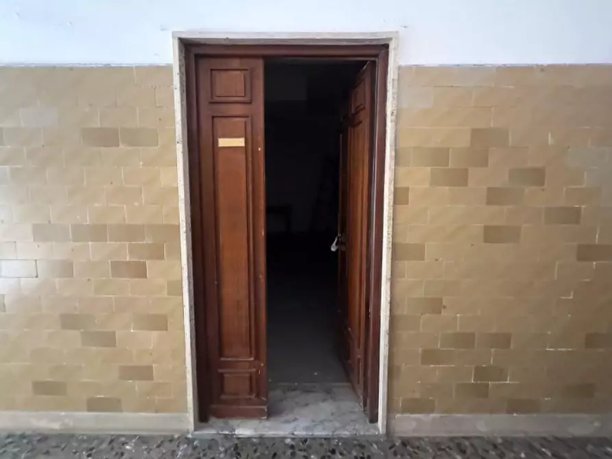 Immagine 5 di Negozio in vendita  in Via Giacomo Leopardi, 67B, 74123 Taranto TA, Italia a Taranto