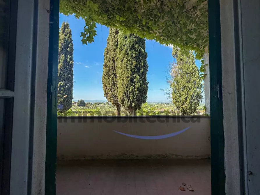 Immagine 1 di Villa in vendita  in Tregozzano a Arezzo