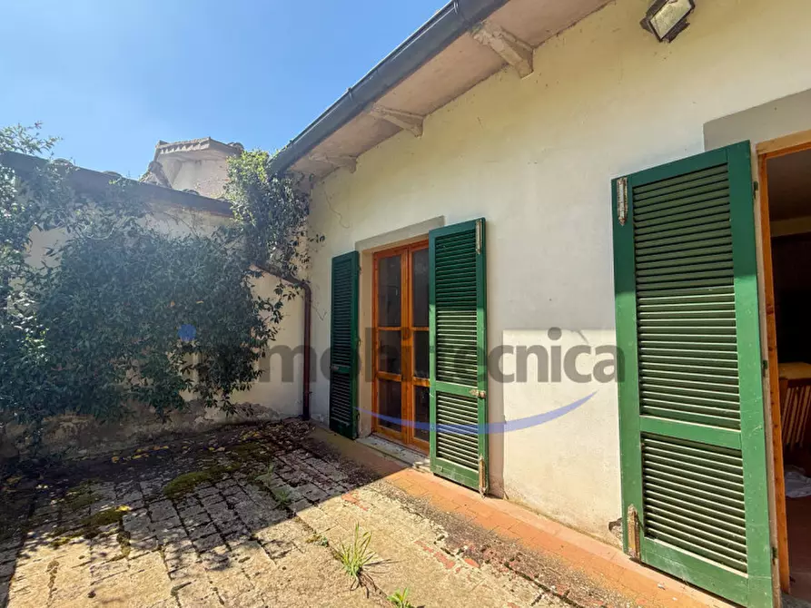 Immagine 2 di Villa in vendita  in Tregozzano a Arezzo