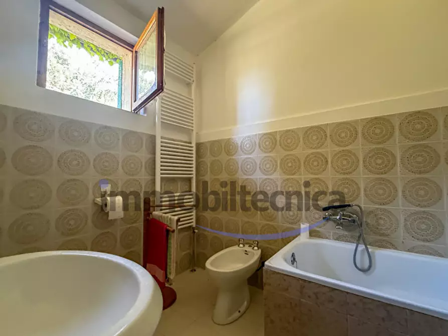 Immagine 15 di Villa in vendita  in Tregozzano a Arezzo