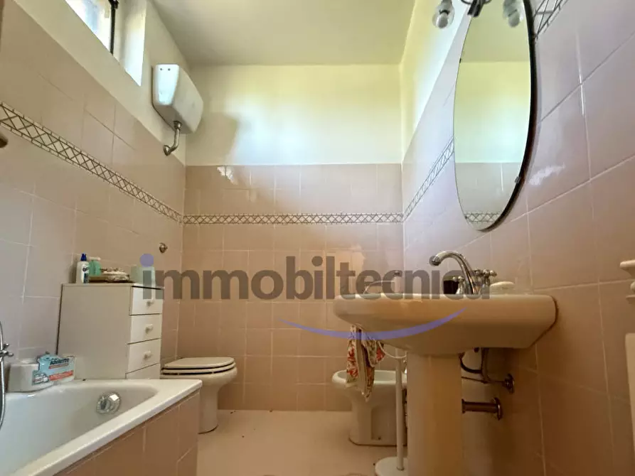 Immagine 18 di Villa in vendita  in Tregozzano a Arezzo