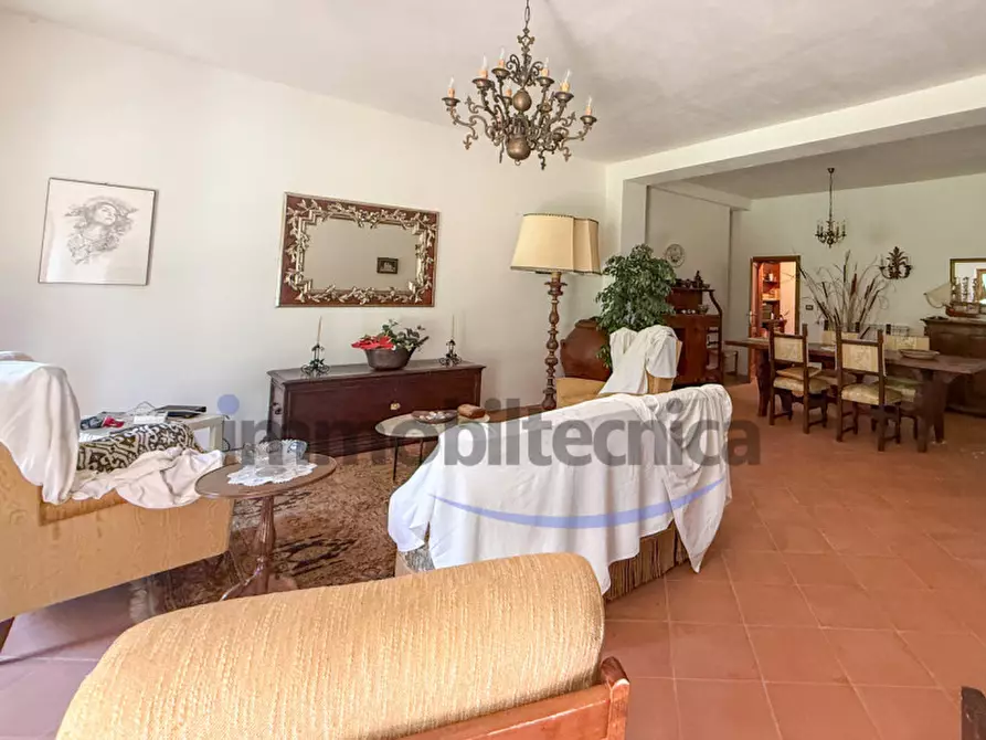 Immagine 22 di Villa in vendita  in Tregozzano a Arezzo